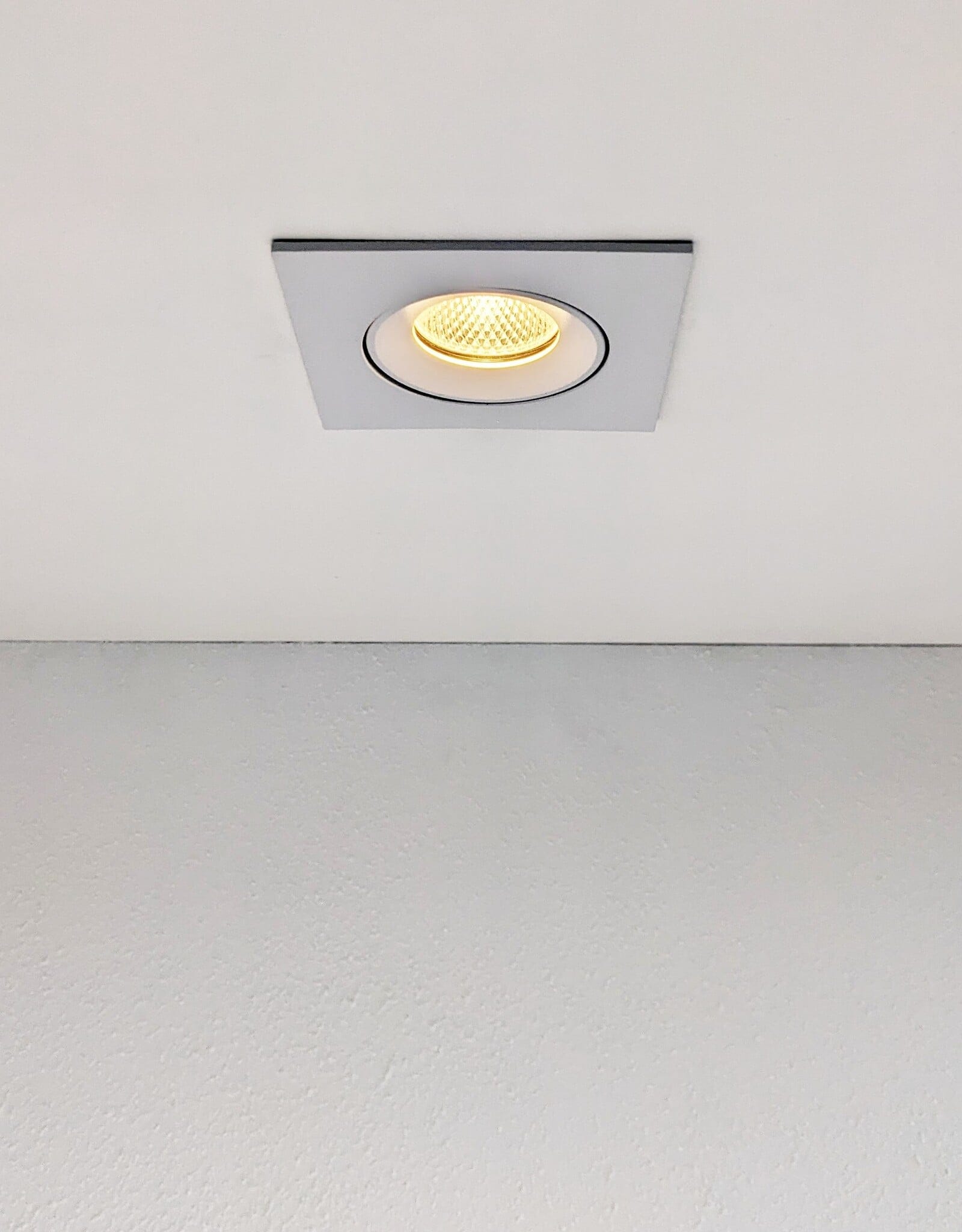 ledled-addy-led-kantelspot-vierkant-wit-dimbaar-pr.jpg