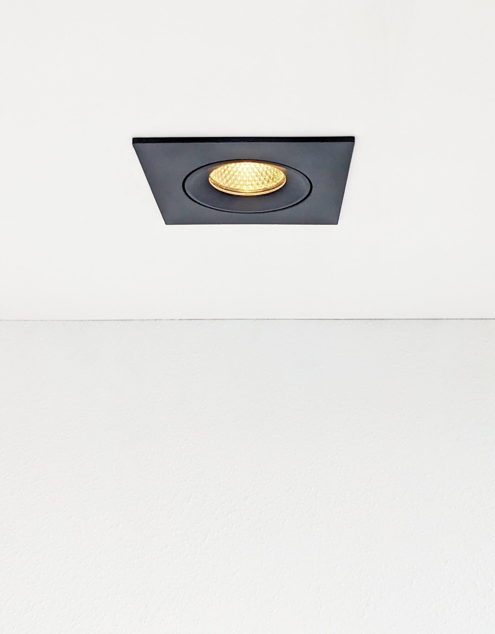 ledled-addy-led-kantelspot-vierkant-zwart-dimbaar.jpg